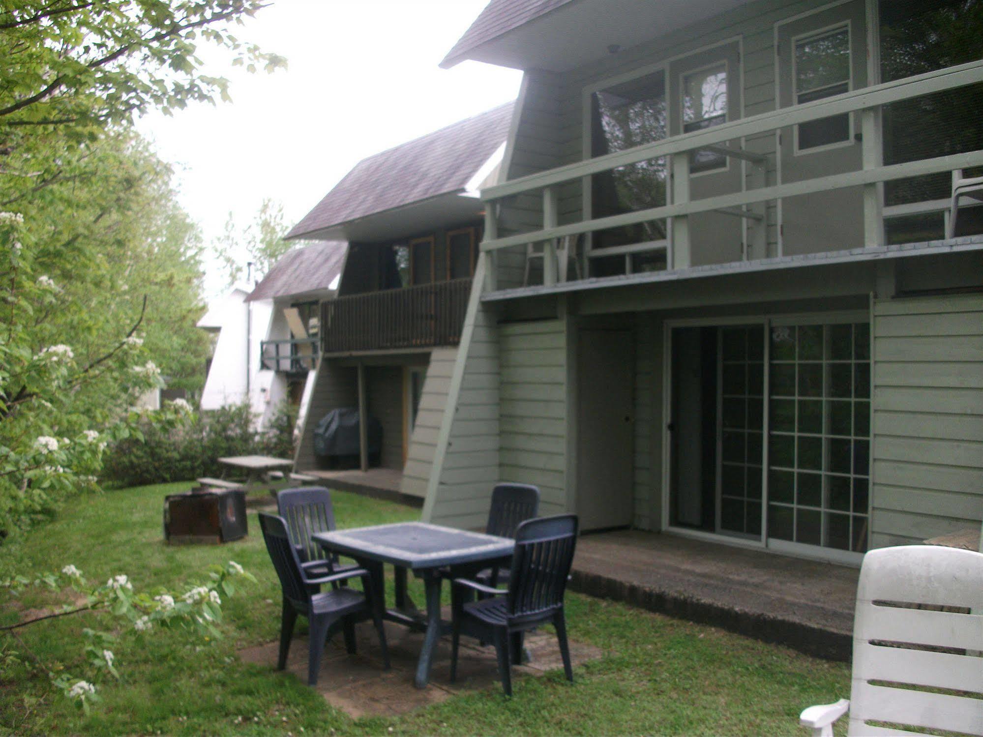 Les Chalets Bo-So-Met Villa Beaupré Buitenkant foto
